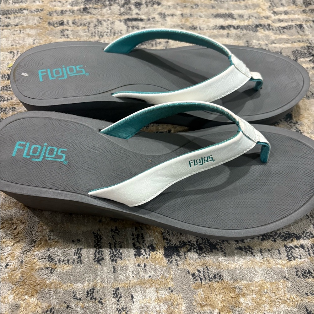 Flojos Women's Gray and White Sandals size 11